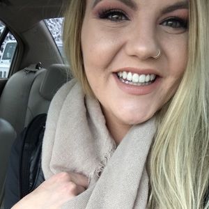 Meet your Posher, Anastasia